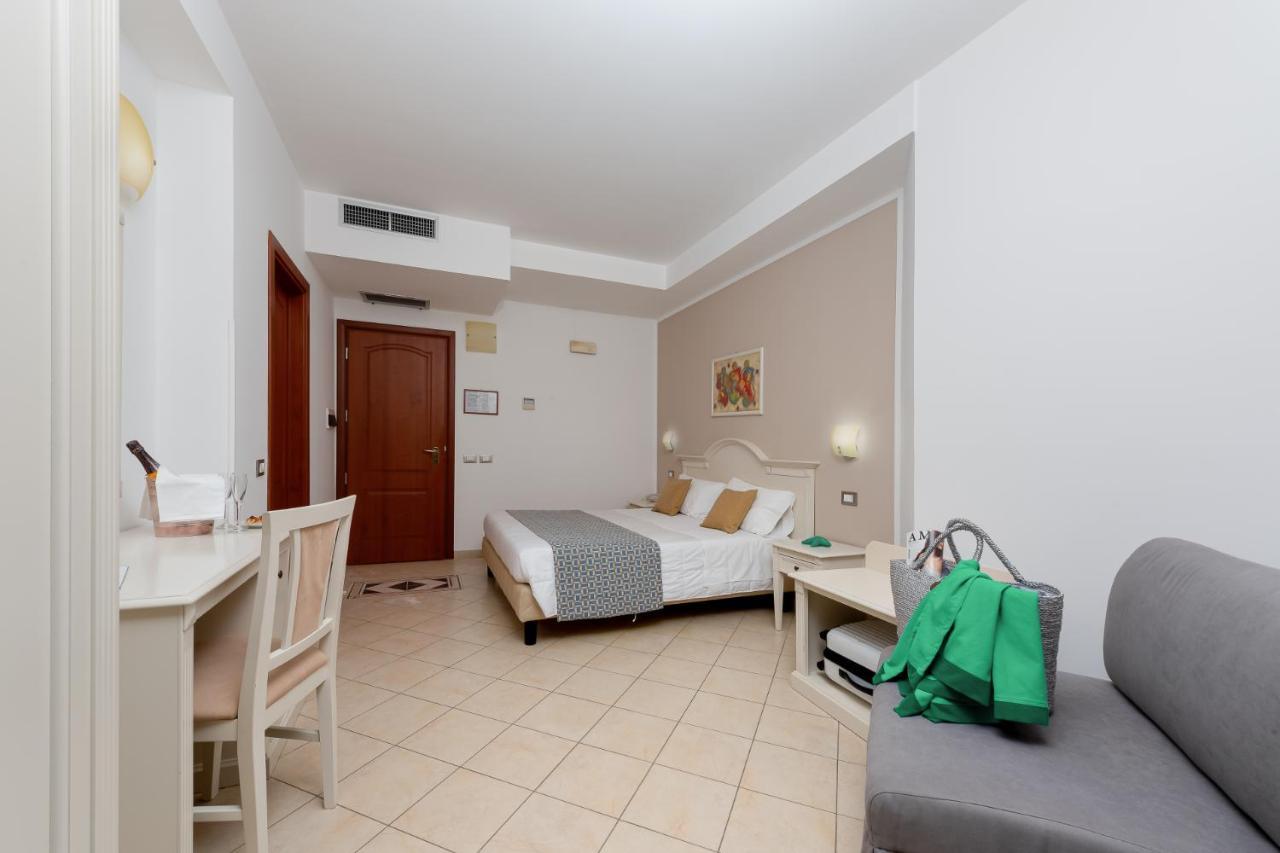 Helios Hotel سان فيتو لو كابو المظهر الخارجي الصورة