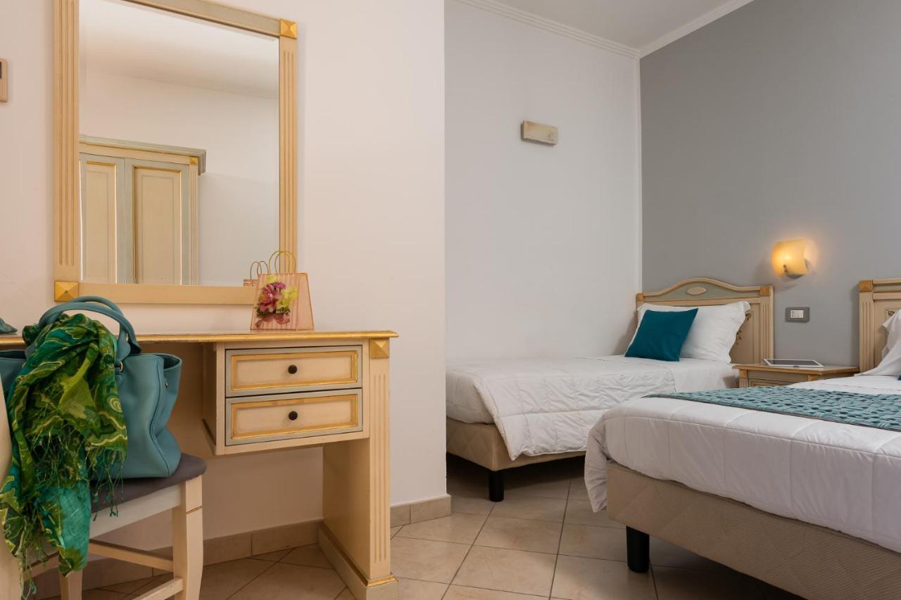 Helios Hotel سان فيتو لو كابو المظهر الخارجي الصورة